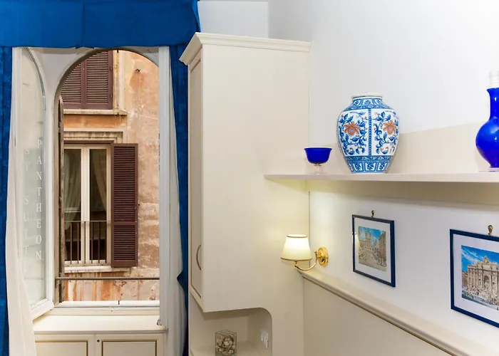 Pantheon Bed & Breakfast 3*