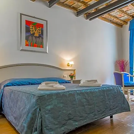 Bed & Breakfast Pantheon 4*